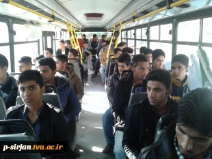 حضور دانشجویان وپرسنل در راهپیمایی 22 بهمن