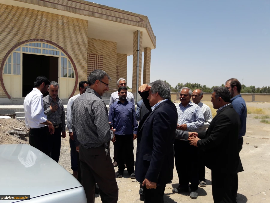 بازدیدمعاون محترم استاندار وفرماندار ویژه ومسوولین شهرستان سیرجان از آموزشکده فنی شهید کرانی