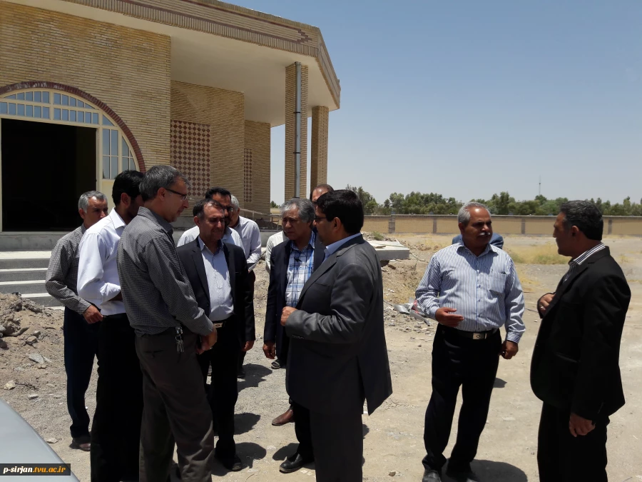 بازدیدمعاون محترم استاندار وفرماندار ویژه ومسوولین شهرستان سیرجان از آموزشکده فنی شهید کرانی
