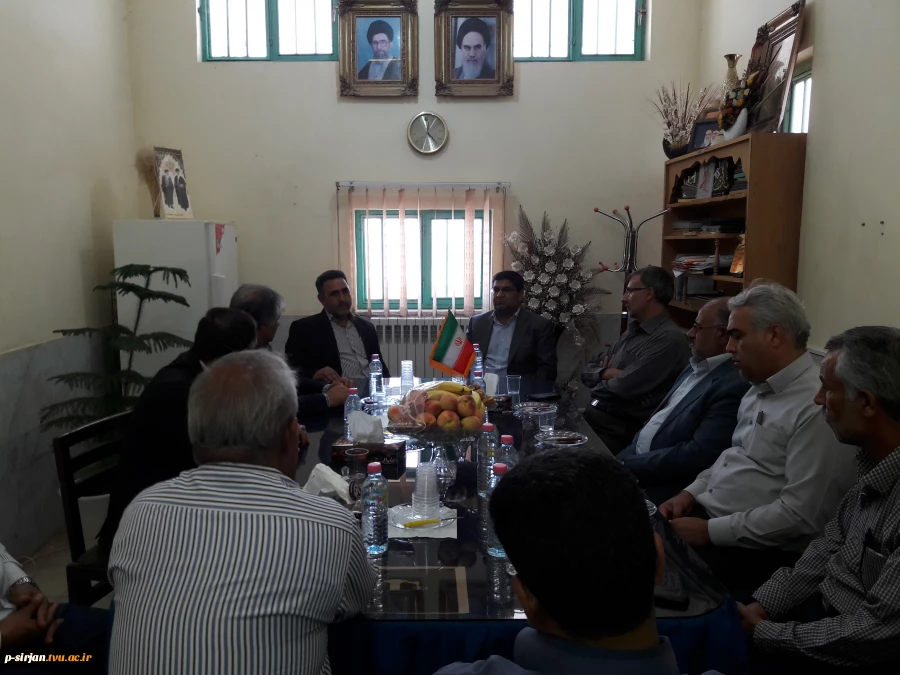 بازدیدمعاون محترم استاندار وفرماندار ویژه ومسوولین شهرستان سیرجان از آموزشکده فنی شهید کرانی