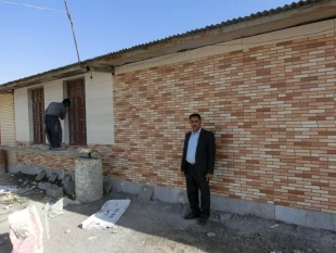 عملیات اجرای آبیاری بارانی فضای سبز ونماکاری کارگاه برق