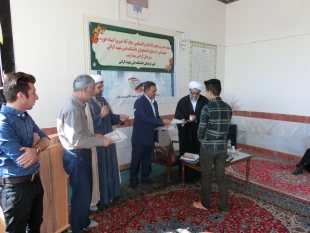 برگزاری نماز جماعت در خوابگاه دانشکده به امامت حجه الاسلام مددی وسخنرانی حجه الاسلام امیری از اساتید حوزه وتجلیل از دانشجویان فعال در حوزه فرهنگی ونماز