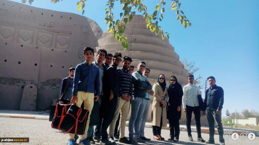 بازدید میدانی دانشجویان معماری از بناهای تاریخی