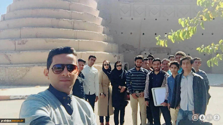 بازدید میدانی دانشجویان معماری از بناهای تاریخی