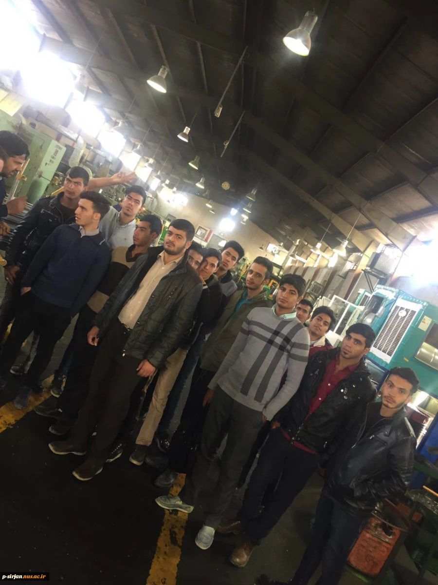 بازدید دانشجویان رشته ماشین ابزار از کارخانه پیچ ومهره کامکان