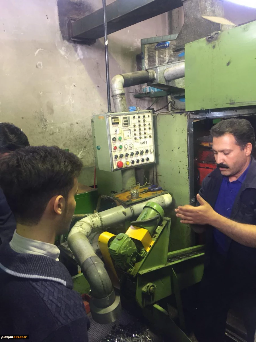 بازدید دانشجویان رشته ماشین ابزار از کارخانه پیچ ومهره کامکان