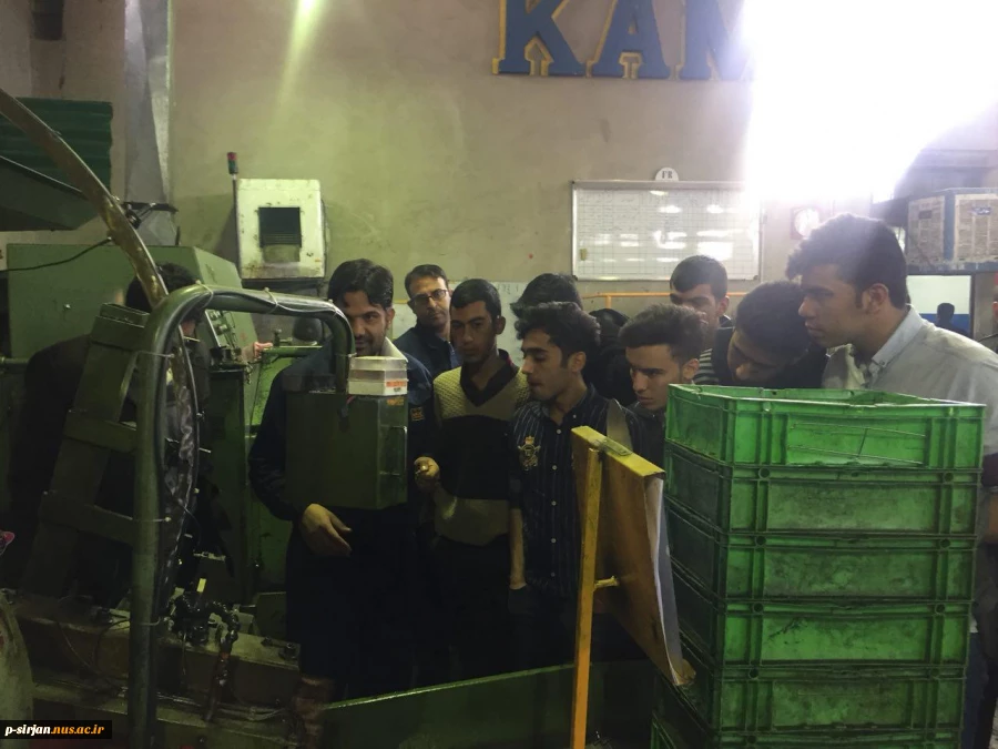 بازدید دانشجویان رشته ماشین ابزار از کارخانه پیچ ومهره کامکان