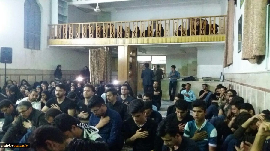 شرکت دانشجویان وهمکاران درمراسم وداع باشهید گمنام در دانشکده علوم پزشکی