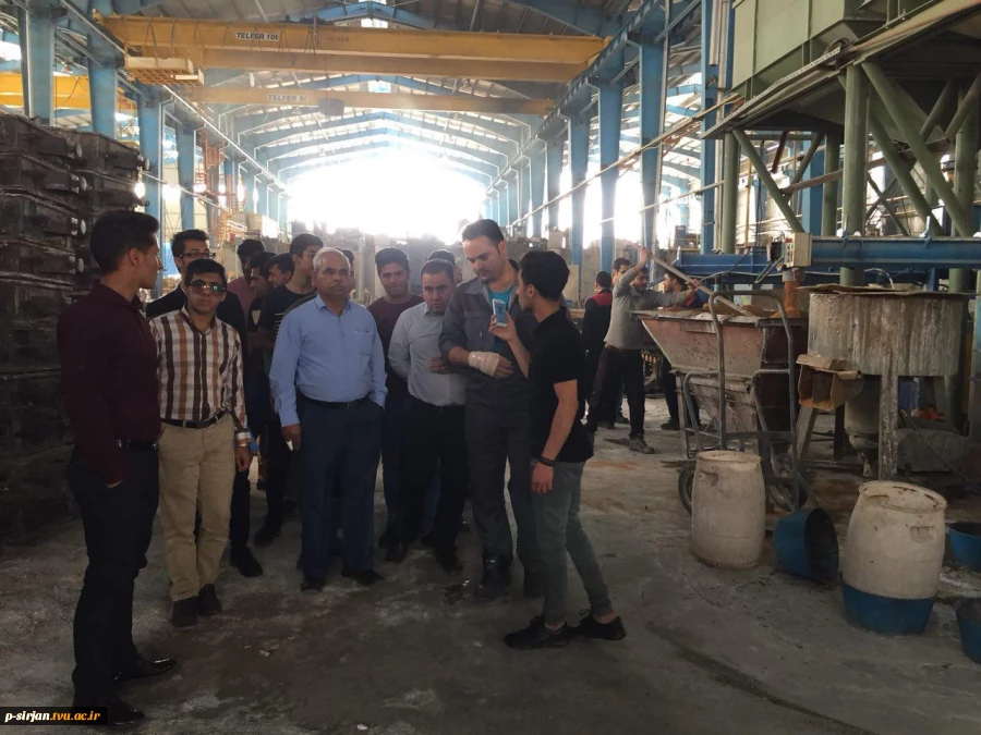 بازدید دانشجویان رشته ساخت وتولید از کارخانه فولاد تنبور سیرجان