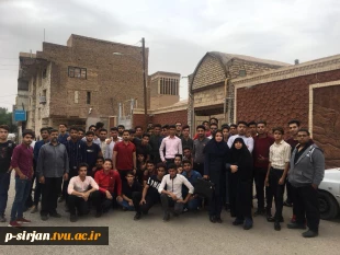 بازدید دانشجویان رشته معماری ازبناهای تاریخی سیرجان