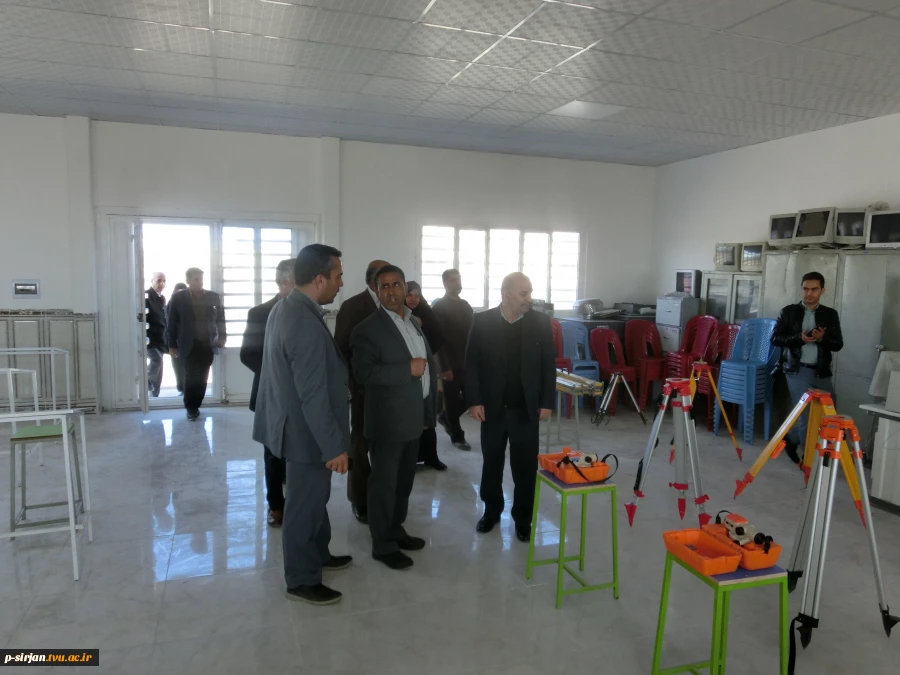 بازدید رییس دانشگاه فنی وحرفه ای کشور دکتر صالحی عمران از دانشکده شهید کرانی