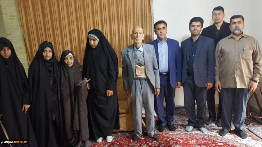 دیدار ریاست محترم آموزشکده از خانواده سردار شهید زندی نیا 2