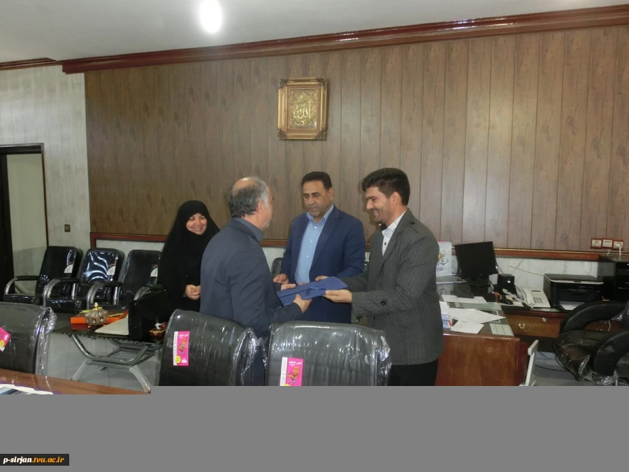 مراسم گرامیداشت روز پاسدار و روز جانباز وتجلیل از جانبازان مرکز