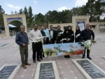 غبار روبی وگلباران قبور مطهر شهدا به مناسبت آزادسازی خرمشهر