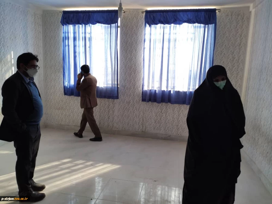 بازدید جناب آقای عباسی مدیر کل محترم طرحهای عمرانی دانشگاه وسرکارخانم رباط جزی مدیرکل اموردانشجویی دانشگاه از آموزشکده 2
