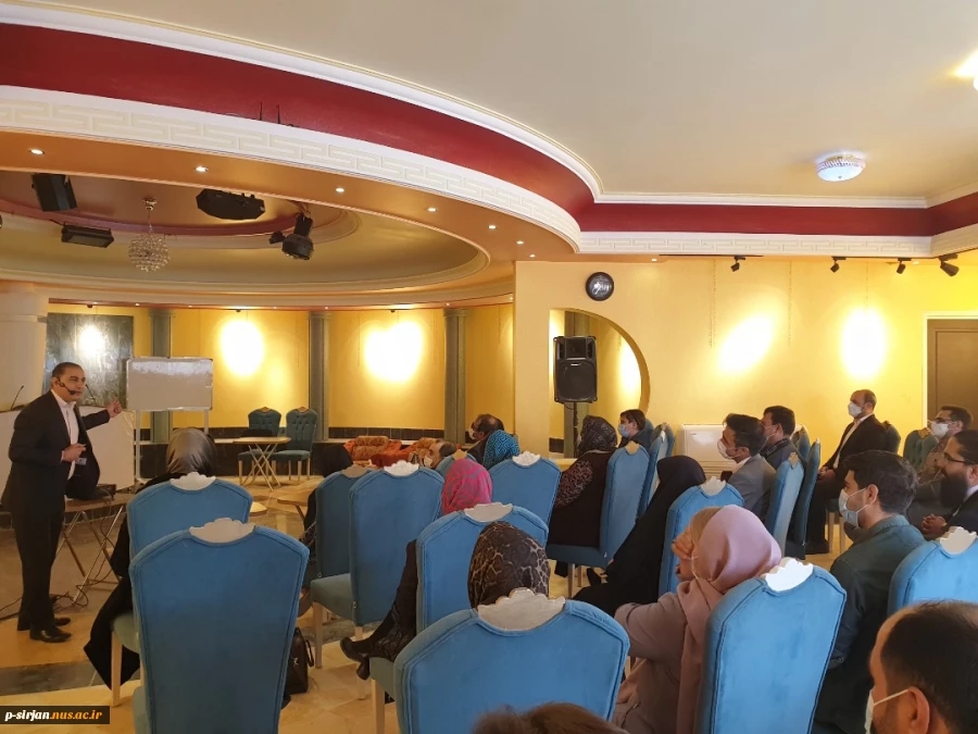 برگزاری سمینارفن بیان توسط مهندس ایران منش در منطقه ویژه اقتصادی باهمکاری آموزشکده  3