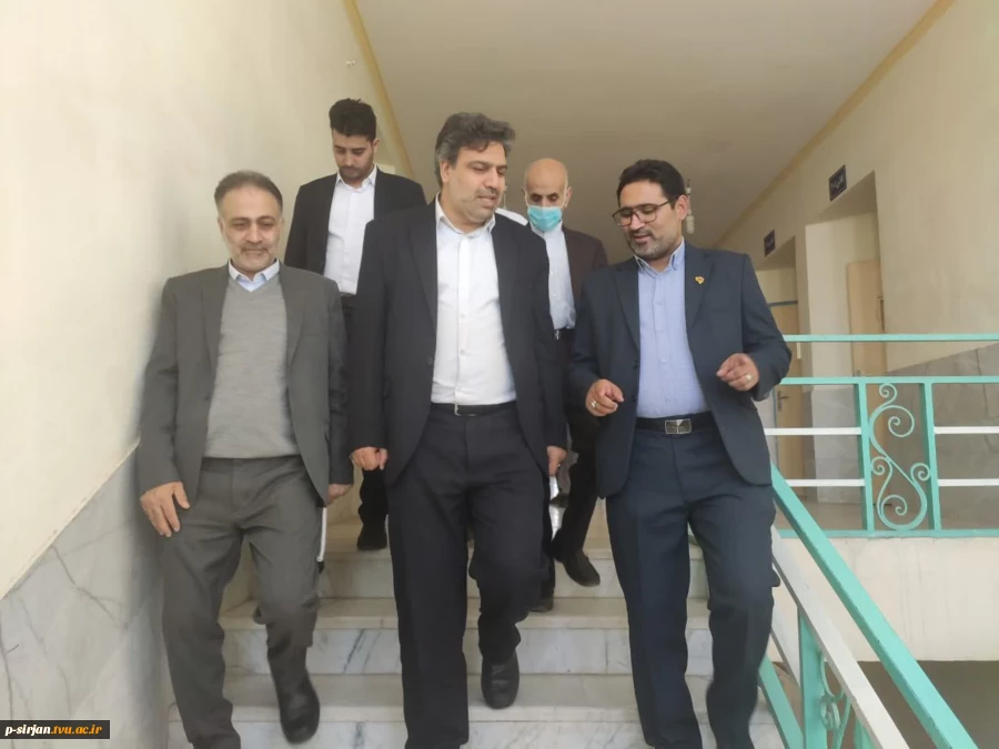 بازدید جناب آقای دکتر خسرویان ریاست محترم دانشگاه فنی و حرفه ای و هیات همراه از آموزشکده فنی پسران سیرجان  4